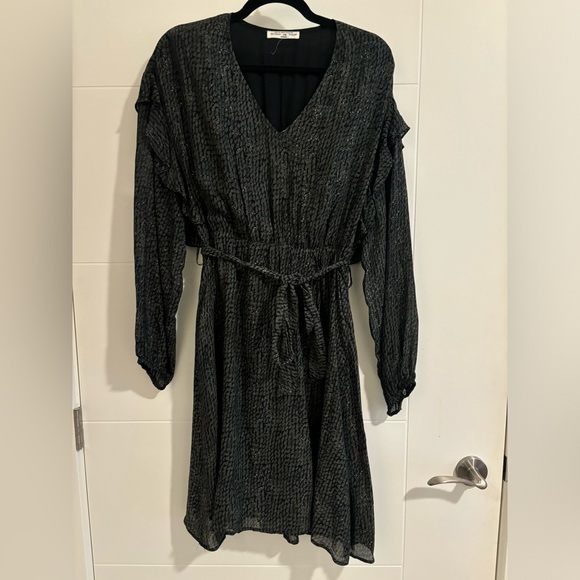 Circle of Trust - Evie Dress - Picture 1 of 6